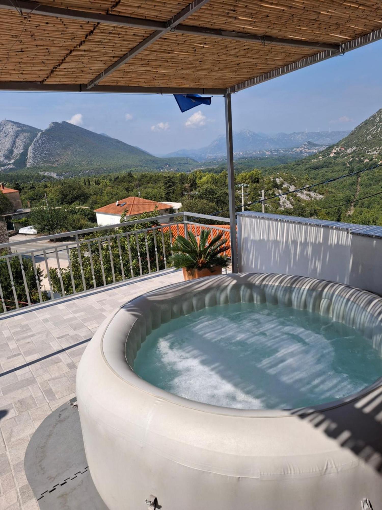 Holiday Home Horizonte With Jacuzzi Gornja Brela Exterior photo